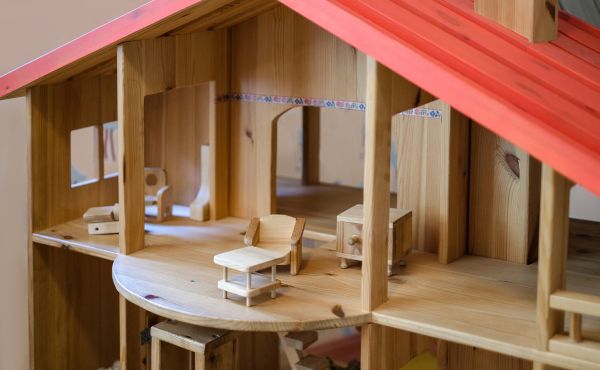 Doll House Assembly in Van Nuys
